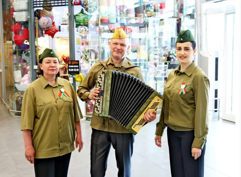  В Шклове звучат песни Победного мая