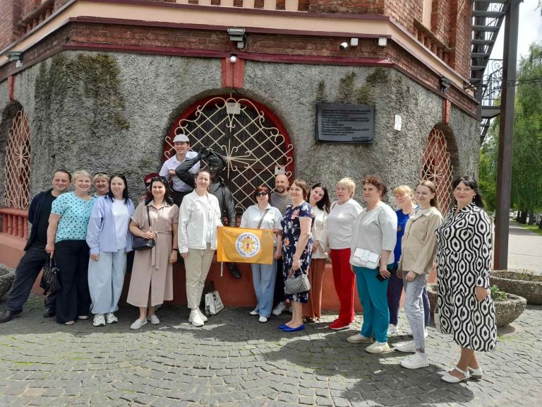 Более 40 работников культуры Быхова посетили Бобруйск с профсоюзным визитом
