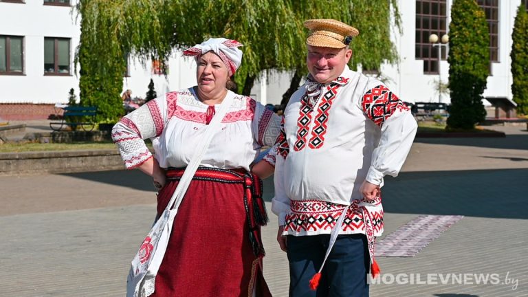 Фестиваль «Дрыбінскія таржкі» в пятнадцатый раз собрал любителей народного творчества